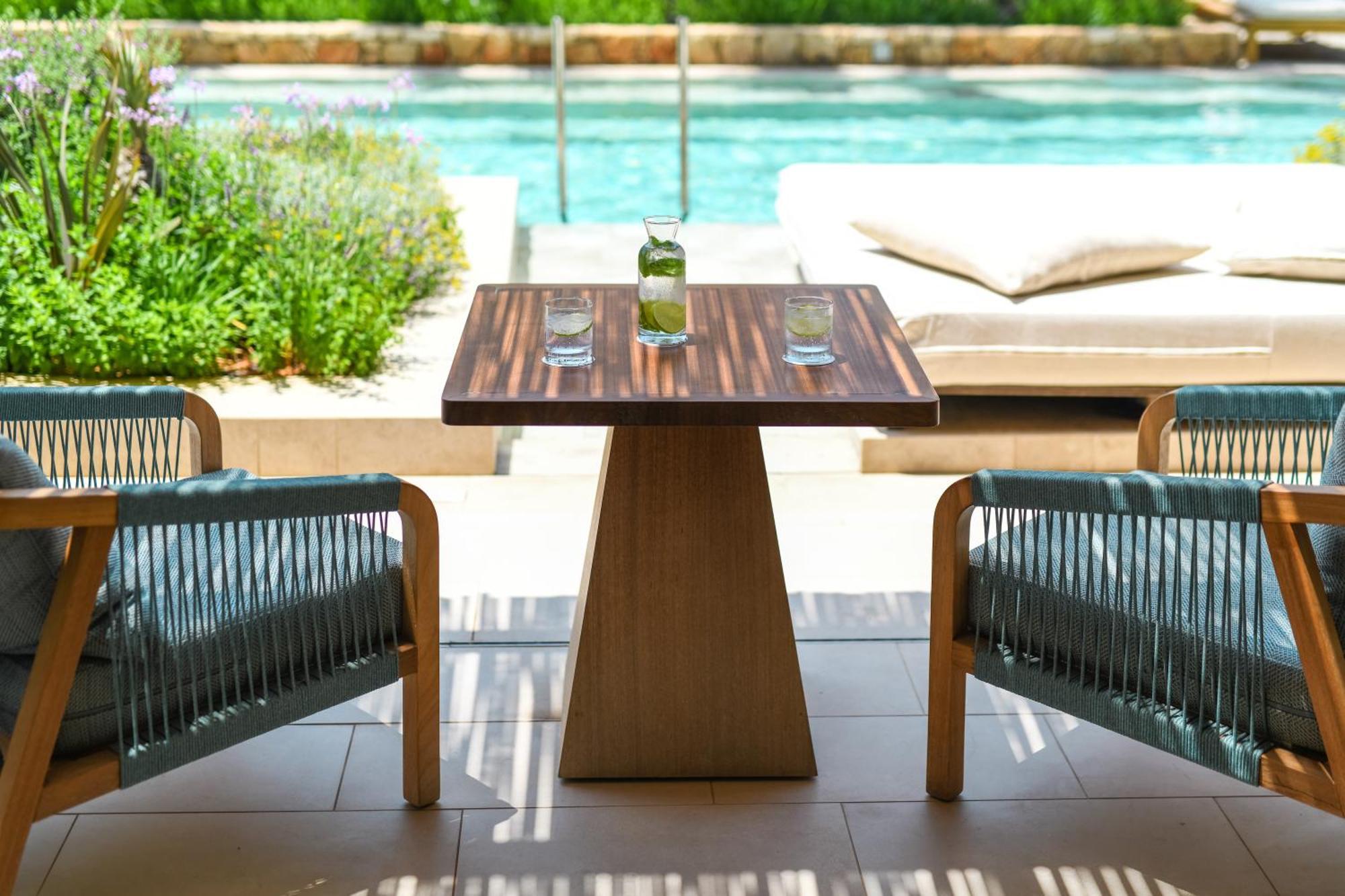 Junior Suite Sharing Pool
